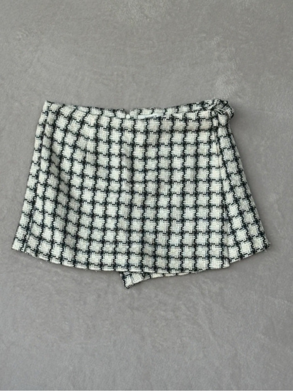 Plaid Tweed Skort, black and white